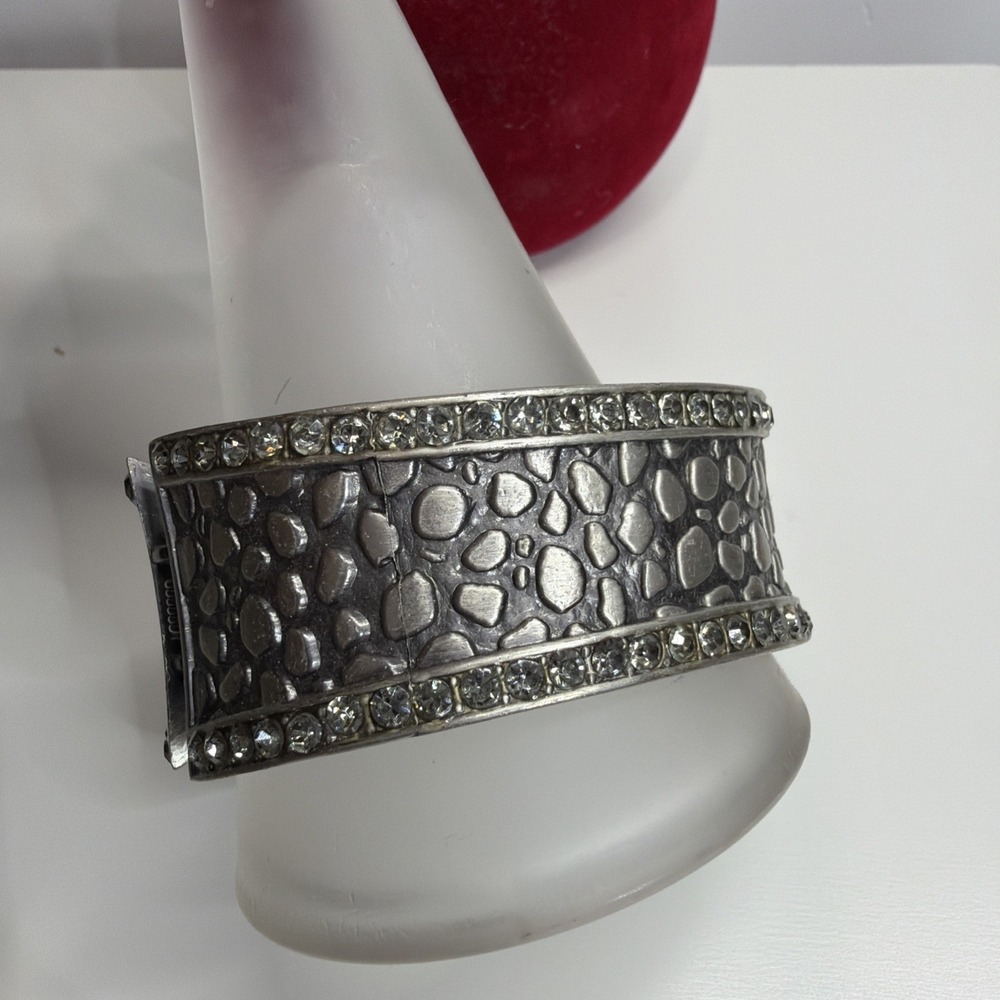 Fashion Pebble Embossed Rhinestones Matte Pewter Tone Clamper Hinge Bracelet 7"